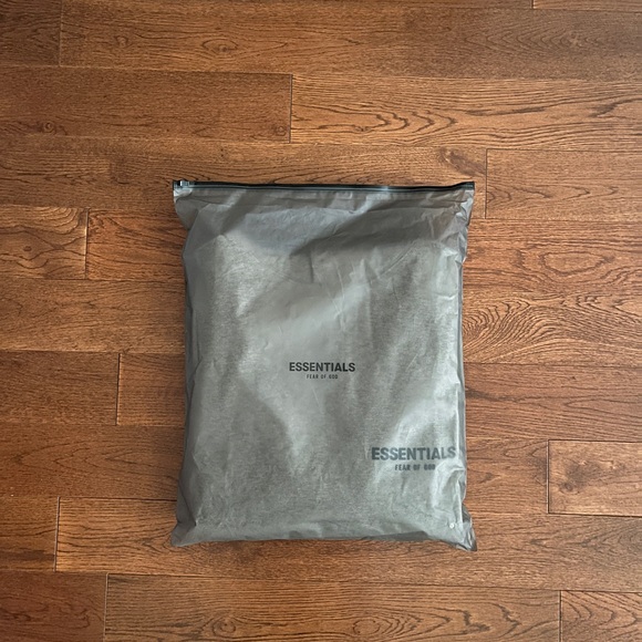 AUTHENTIC Essentials Fear Of God Hoodie - Dark Oatmeal (Brand New, Medium) - Picture 9 of 10